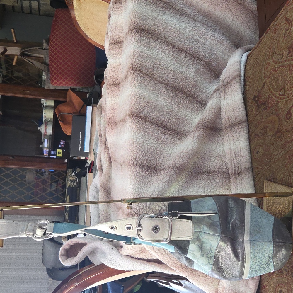 Coach Wave Patchwork Rare Shoulderbag F10653 2006 $350 Estimated Retail GUC - Picture 5 of 16